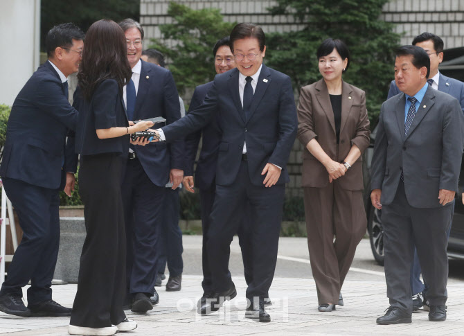 [포토] 이재명 더불어민주당 대표, 서울지법 출석