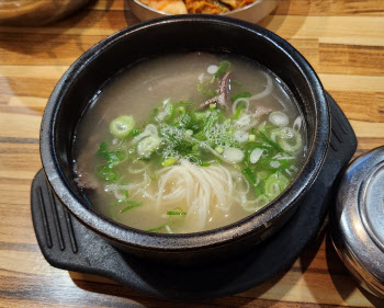 고집스럽게 우려낸 깊은 맛, 강남구 '외고집설렁탕'[구청장 맛집]