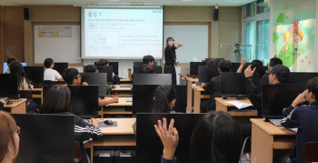 안랩, 성남서초등학교에서 ‘2024 스마트 코드 크리에이터 교실’ 코딩 교육