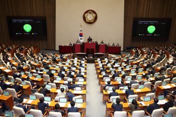 김건희·채해병 특검법 국회 재표결…민주, 금투세 결론낼까