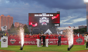 기아 타이거즈 KBO 정규시즌 우승 기념…기아 "EV6 쏜다"