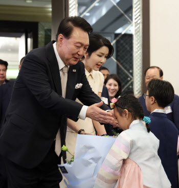 尹 "필리핀, 자유 대한민국 지키려 싸워준 고마운 친구"