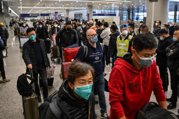 “해외여행 허락 받아야”…中, 교사들에 여권 제출 지시