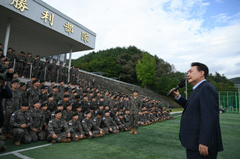 "전투식량 예산 239억 삭감하고는 충분히 보급하라는 尹"[2024국감]