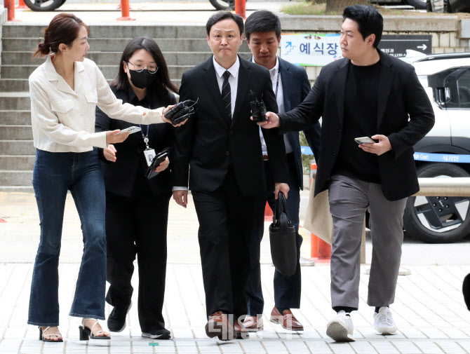 [포토]영장실질심사 받기위해 법원 도착한 류광진 티몬 대표