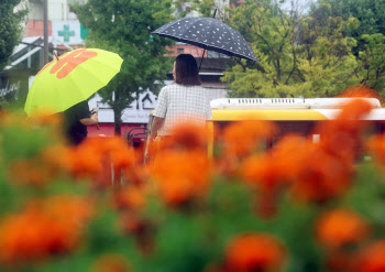 가을비에 기온 ‘뚝’…강원 산지 눈소식