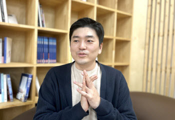 "경쟁자는 전화"…호텔 연회장 예약 패러다임 바꾸는 '루북' [MICE]