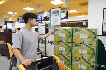 “물량 늘리고 가격은 낮췄다”…이마트, 절임배추 사전예약