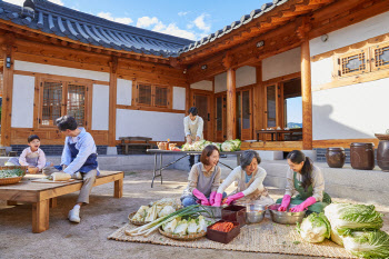 김장철 코앞인데 여전히 ‘금배추’…시장별 가격 차이는? [생활물가]