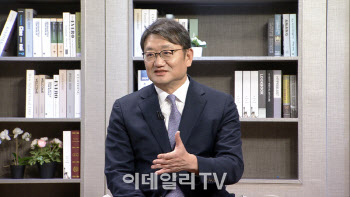 (영상)권기섭 "정년연장, 청년 일자리 박탈 우려...인건비도 부담"[신율의 이슈메이커]