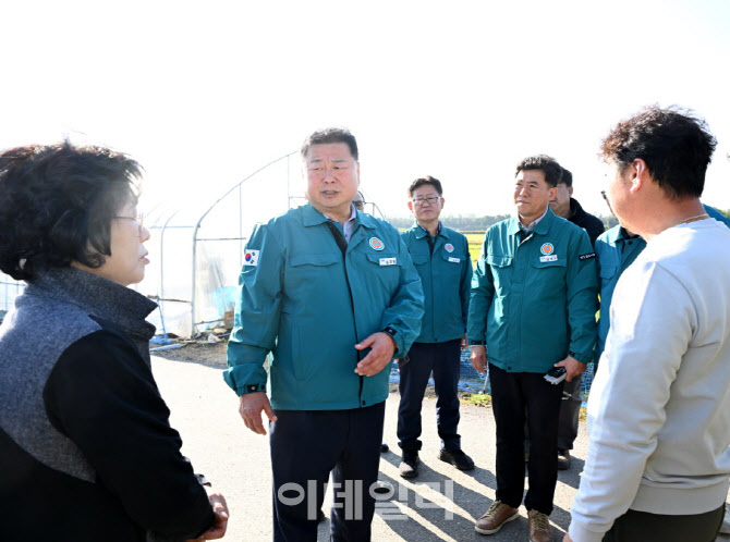 [포토]'북한 확성기 피해' 대성동 마을 찾은 파주시장 "소름끼치는 소리"