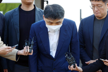 한숨 돌린 카카오…김범수, 경영일선 복귀는 '제한적'일 듯