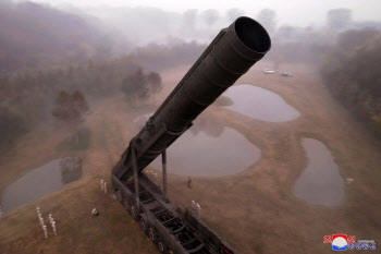 北 신형 ICBM ‘화성-19형’ 발사 정당성 주장…"후대 위한 것"