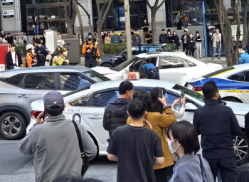 무면허 '강남 8중 추돌사고' 20대 여성 구속기로