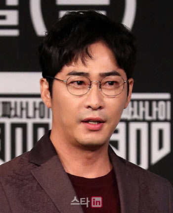 ‘스태프 성추행’ 강지환, 法 "전 소속사에 34억원 배상해야"