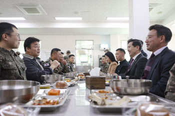 5000억원 '돈방석' 백종원, 軍 장병 특식 재능 기부