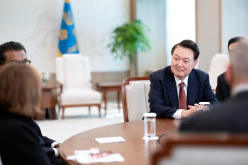 尹 "4대 개혁, 미룰 수 없는 과제…아내 둘러싼 논란 과장돼"(종합)