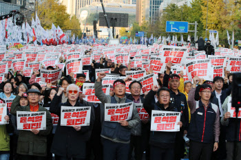 `폭력집회` 논란 민노총…"조합원 연행은 기획된 탄압, 석방하라"