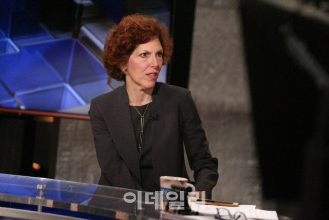 메스터 전 연은총재 "트럼프 관세 시행시 내년 금리인하 줄어들 것"