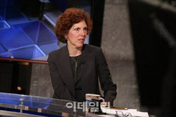 메스터 전 연은총재 "트럼프 관세 시행시 내년 금리인하 줄어들 것"