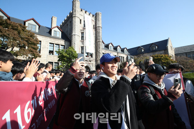 [포토]선배님들의 수능 대박을 기원하며