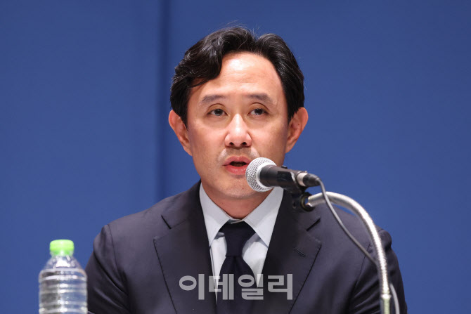 [포토]'유상증자 철회' 최윤범 고려아연 회장 "의장직 내려놓을 것"