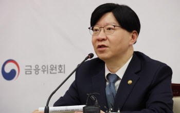 "부동산 PF 한시적 규제 완화, 내년 6월까지 연장"