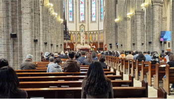 "시험 끝날 때까지 기도해야죠"…수험생 가족의 간절한 기도