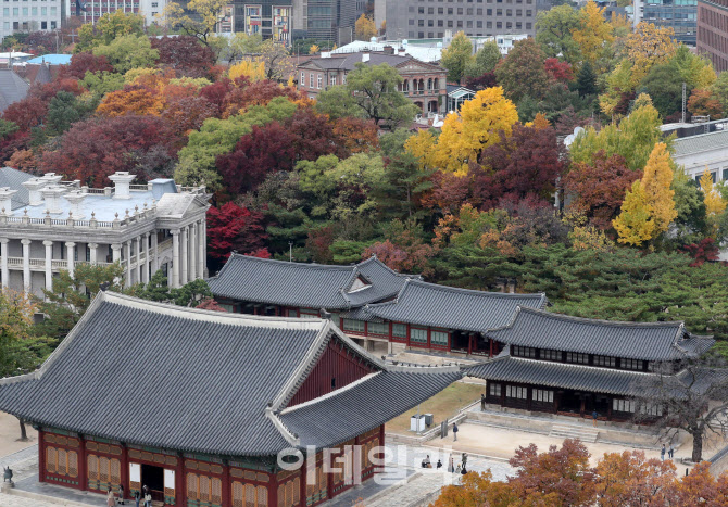 [포토] 울긋불긋 덕수궁