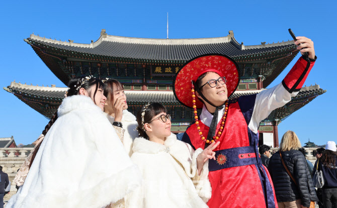 [포토]춥지않은 가을날의 경복궁