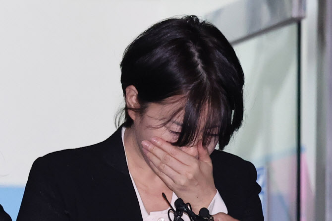 '불법 숙박업' 의혹 문다혜, 출석 조사 마쳐…경찰 "보강 수사"