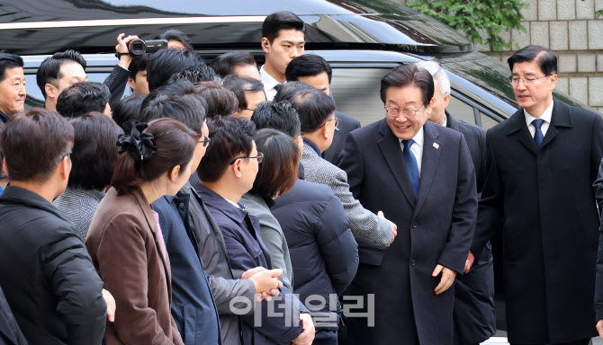 [포토] 1심 선고 공판 출석하는 이재명 더불어민주당 대표