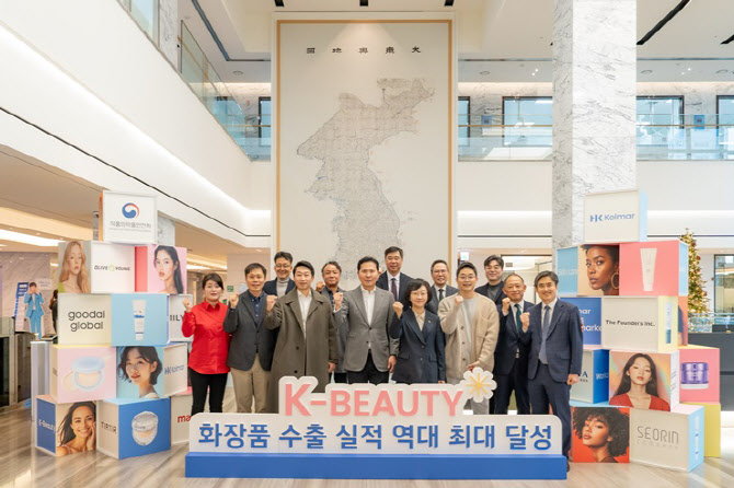 ‘K뷰티 R&D 성지’ 찾은 식약처장…한국콜마와 성장전략 논의