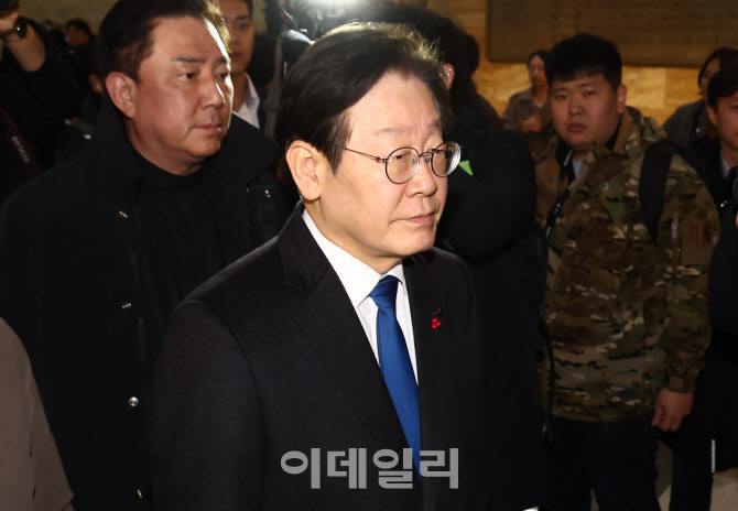 ‘조기 대선 가능성’에…이재명 “일단 이 상황 잘 극복하는 게 중요”