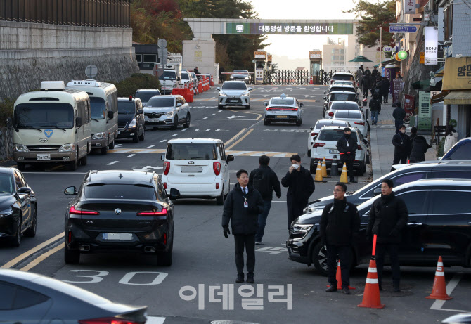 [포토] 바리케이트 철거된 대통령실 입구