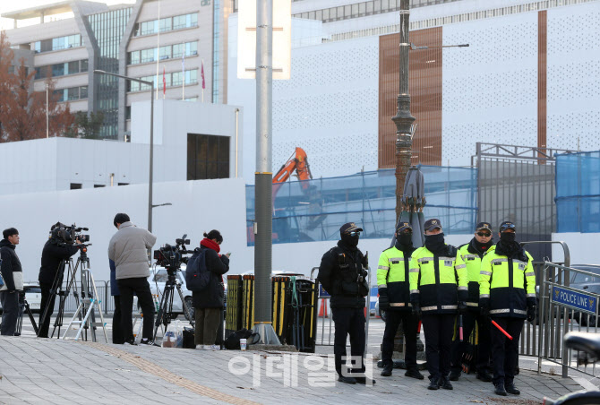 [포토] 대통령실 인근 경찰들