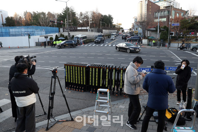 [포토] 대통령실 취재하는 보도진