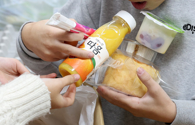 교육부, 6일 교육공무직 총파업 대비 '급식·돌봄 비상대책' 마련