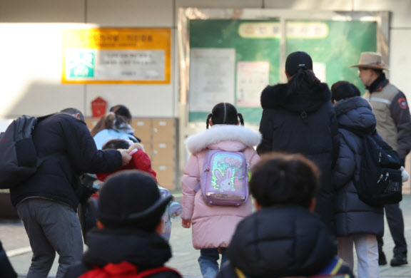 바람에 영하권 기온까지…“따뜻하게 입으세요”[내일날씨]