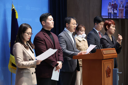 與소장파 5인 “대통령 임기단축 개헌요구…종합적 고려해 탄핵표결"