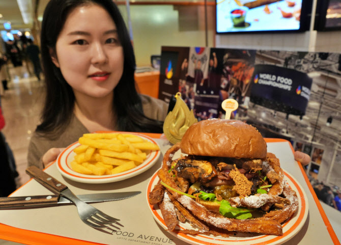 [포토]'하루 30개만' 월드푸드챔피언십 톱3 오른 수제버거 맛은