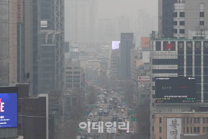 [마켓인]길어지는 '계엄 리스크'...미국行 택한 스타트업도 '한숨'