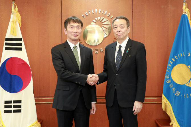 주한 일본 대사 만난 이복현 "금융당국, 시장안정에 총력"