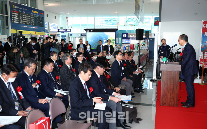 [포토]인사말하는 조중석 이스타항공  대표이사