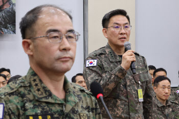 계엄 핵심 지휘관 여인형·이진우 재판行…尹 '내란' 증거 드러날까