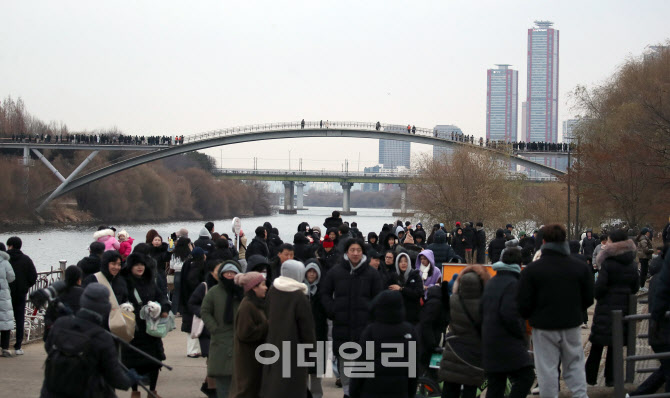 [포토]보이지 않는 을사년 첫 해