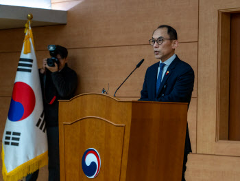 개인정보위 "AI 시대 부응하는 법제·정책 정비 역량 집중해야"