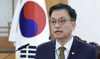 崔대행, 경제계 만나 “수출·투자·일자리 창출 앞장서 달라” 당부