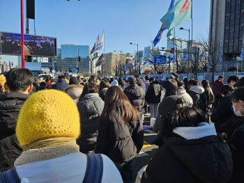 “추모가 먼저”…`제주항공 참사` 잊지 않은 尹 퇴진 집회