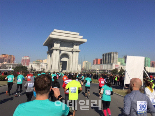 북한, 평양마라톤 6년 만에 재개 움직임…참가비 150달러